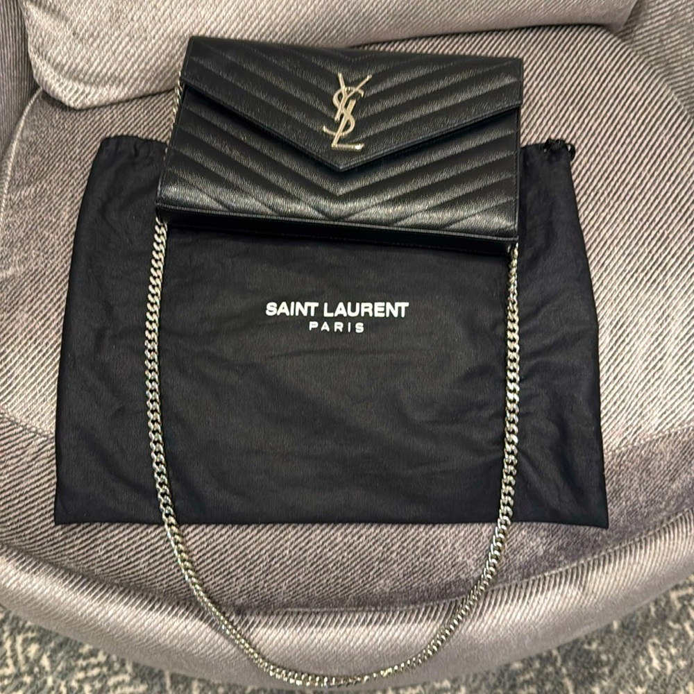CLASSIC CASSANDRE CHAIN WALLET IN GRAIN DE POUDRE LEATHER YSL